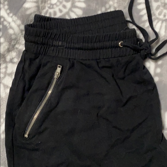 Shorts - Picture 3 of 3